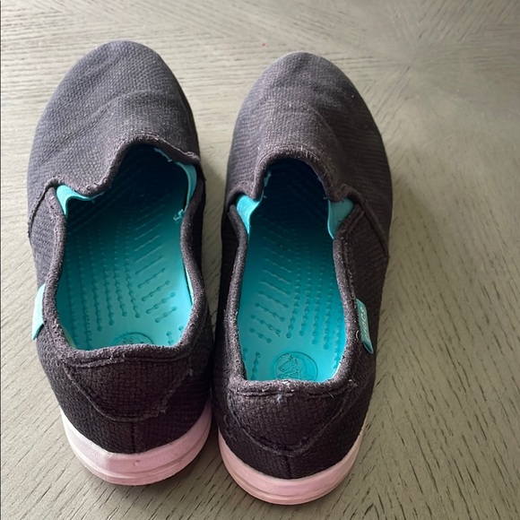 Crocs women   Black Slip-On Shoes size 7 - Picture 3 of 8